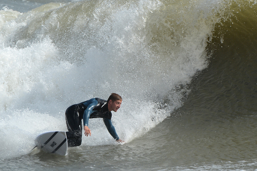 surfer bottom turn